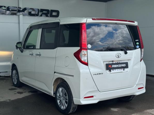 Toyota Roomy I Рестайлинг с пробегом 2021 года, цена 1 239 000 рублей, 62000 км, микровэн, Автокод Объявления
