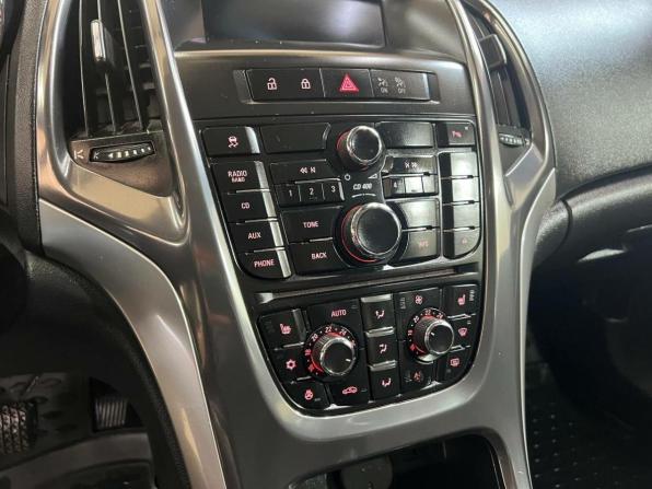 Opel Astra J с пробегом 2011 года, цена 612 850 рублей, 221866 км, хэтчбек, Автокод Объявления