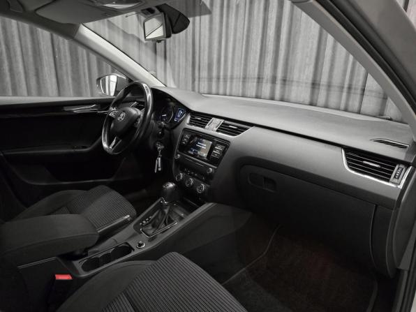 Skoda Octavia III (A7) с пробегом 2015 года, цена 990 000 рублей, 141000 км, лифтбек, Автокод Объявления