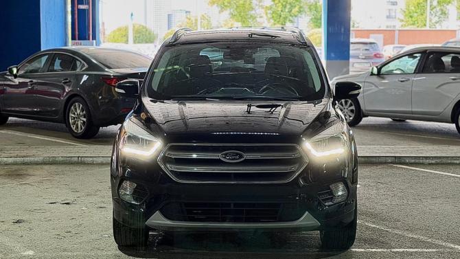 Ford Kuga II Рестайлинг с пробегом 2017 года, цена 1 600 000 рублей, 122000 км, внедорожник, Автокод Объявления