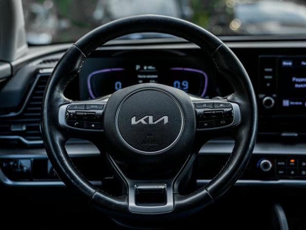 Kia Sportage V с пробегом 2022 года, цена 3 177 000 рублей, 61466 км, внедорожник, Автокод Объявления