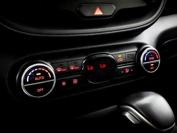 Kia Soul III с пробегом 2022 года, цена 2 210 000 рублей, 44023 км, хэтчбек, Автокод Объявления