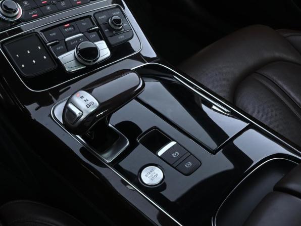 Audi A8 III (D4) Рестайлинг с пробегом 2015 года, цена 2 799 000 рублей, 156539 км, седан, Автокод Объявления