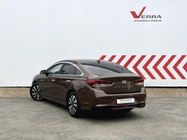 Hyundai Sonata VII (LF) Рестайлинг с пробегом 2018 года, цена 1 590 000 рублей, 153100 км, седан, Автокод Объявления