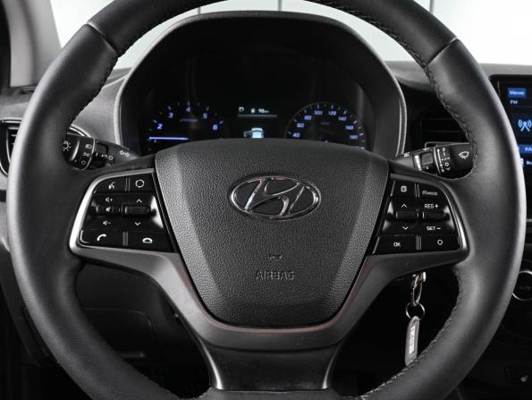 Hyundai Solaris II Рестайлинг с пробегом 2022 года, цена 1 389 000 рублей, 129163 км, седан, Автокод Объявления