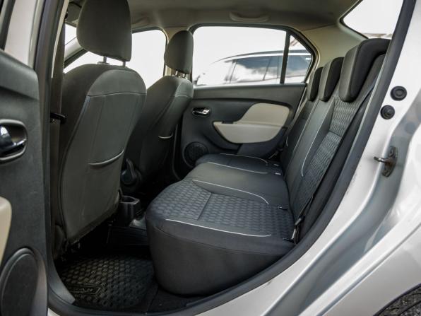 Renault Logan II Рестайлинг с пробегом 2018 года, цена 1 068 000 рублей, 77858 км, седан, Автокод Объявления