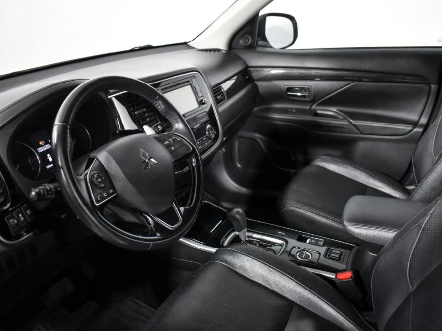 Mitsubishi Outlander III Рестайлинг 2 Санкт-Петербург  - изображение 9