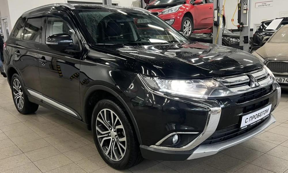 Mitsubishi Outlander III Рестайлинг 2 Санкт-Петербург  - изображение 2