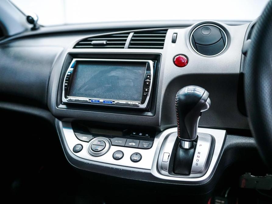 Honda Stream II Рестайлинг Красноярск  - изображение 19