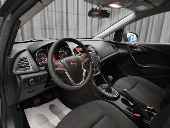 Opel Astra J с пробегом 2010 года, цена 550 000 рублей, 136660 км, хэтчбек, Автокод Объявления