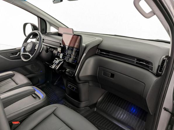 Hyundai Staria I с пробегом 2024 года, цена 6 414 500 рублей, 10142 км, минивэн, Автокод Объявления