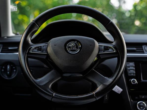 Skoda Octavia III (A7) с пробегом 2015 года, цена 1 545 000 рублей, 92488 км, универсал, Автокод Объявления