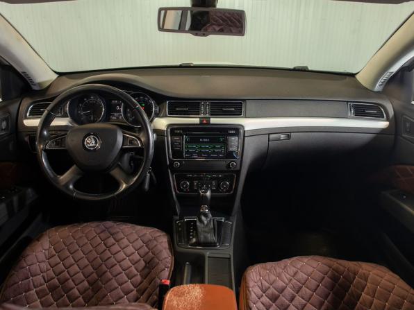 Skoda Superb II Рестайлинг с пробегом 2014 года, цена 1 085 000 рублей, 214866 км, лифтбек, Автокод Объявления