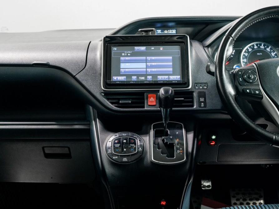 Toyota Voxy III (R80) Чита  - изображение 12