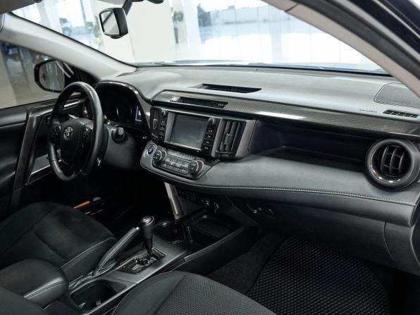 Toyota RAV4 IV (XA40) Рестайлинг с пробегом 2018 года, цена 2 536 000 рублей, 131767 км, внедорожник, Автокод Объявления