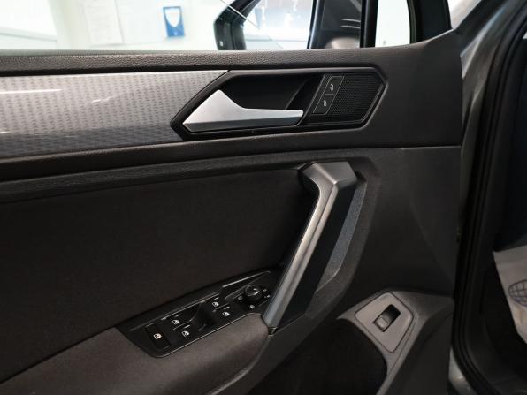 Volkswagen Tiguan II Рестайлинг с пробегом 2021 года, цена 2 230 000 рублей, 129490 км, внедорожник, Автокод Объявления