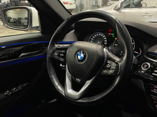 BMW 5 серии VII (G30/G31/G38) с пробегом 2017 года, цена 2 850 000 рублей, 48130 км, седан, Автокод Объявления