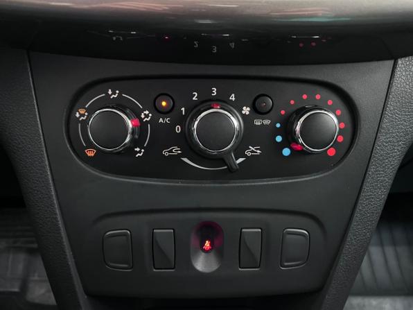 Renault Logan II Рестайлинг с пробегом 2020 года, цена 1 160 000 рублей, 114780 км, седан, Автокод Объявления