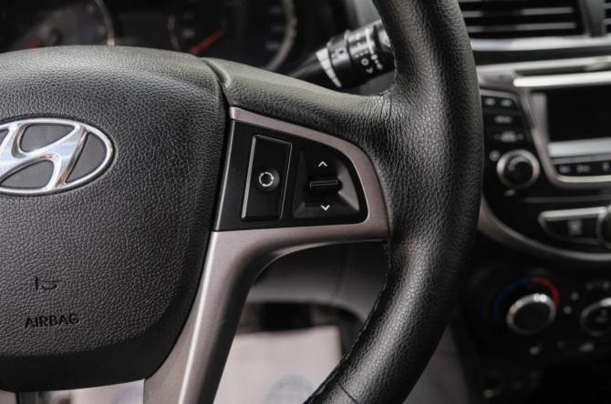 Hyundai Solaris I Рестайлинг с пробегом 2015 года, цена 989 000 рублей, 212000 км, седан, Автокод Объявления