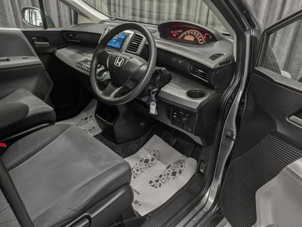 Honda Freed I с пробегом 2009 года, цена 899 000 рублей, 155000 км, компактвэн, Автокод Объявления