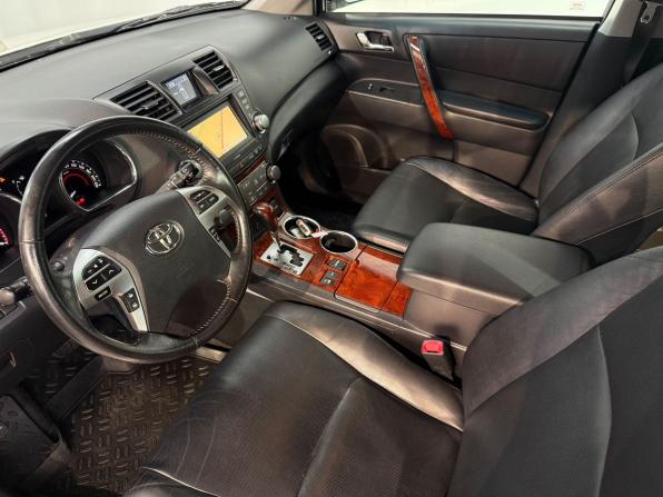 Toyota Highlander II (XU40) Рестайлинг с пробегом 2010 года, цена 2 250 000 рублей, 211876 км, внедорожник, Автокод Объявления