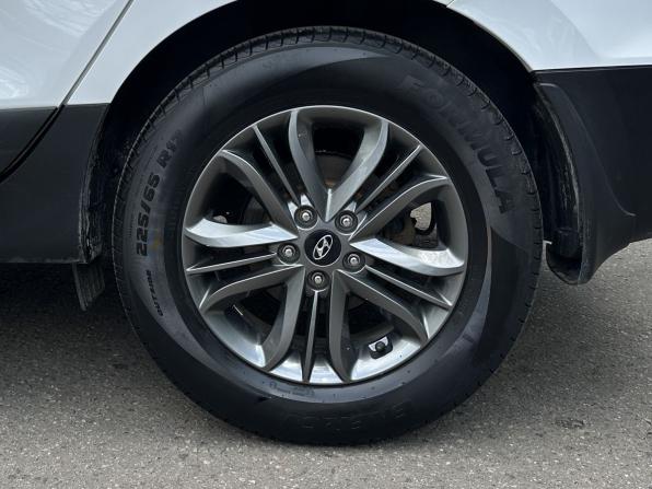 Hyundai ix35 I Рестайлинг с пробегом 2015 года, цена 1 320 000 рублей, 215784 км, внедорожник, Автокод Объявления