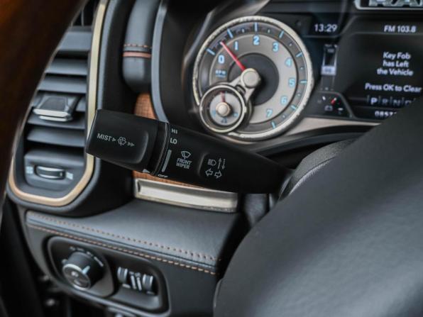 Ram 1500 IV (DS/DJ) с пробегом 2018 года, цена 6 870 000 рублей, 85312 км, offers.body_type.unknown, Автокод Объявления