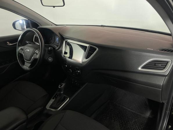 Hyundai Solaris II с пробегом 2018 года, цена 1 449 000 рублей, 93980 км, седан, Автокод Объявления