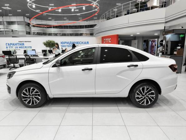 Lada (ВАЗ) Vesta I Рестайлинг (NG) с пробегом 2023 года, цена 1 350 000 рублей, 45005 км, седан, Автокод Объявления