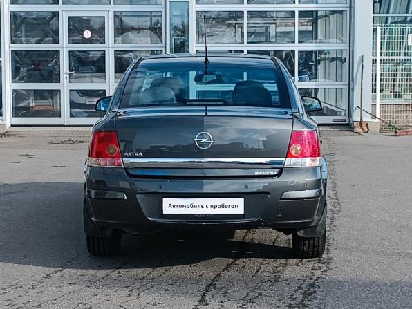 Opel Astra H Рестайлинг с пробегом 2012 года, цена 646 000 рублей, 110000 км, седан, Автокод Объявления