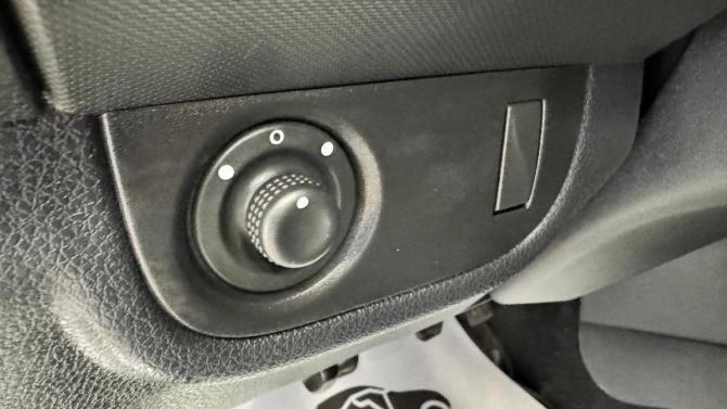 Renault Sandero II с пробегом 2015 года, цена 490 000 рублей, 300815 км, хэтчбек, Автокод Объявления