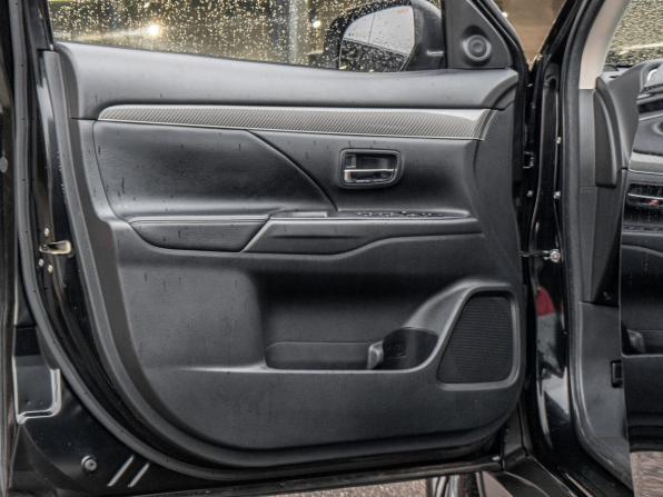 Mitsubishi Outlander III Рестайлинг 2 с пробегом 2018 года, цена 1 587 000 рублей, 100099 км, внедорожник, Автокод Объявления
