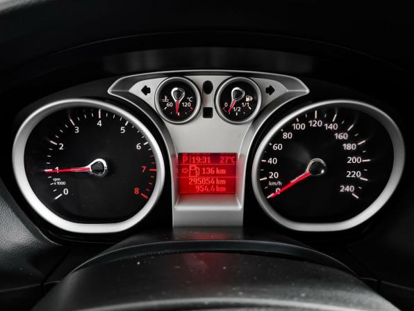 Ford Focus II Рестайлинг с пробегом 2010 года, цена 220 000 рублей, 295054 км, хэтчбек, Автокод Объявления