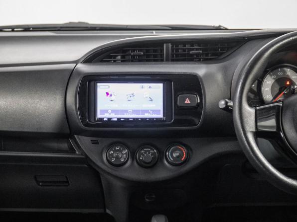 Toyota Vitz III (XP130) Рестайлинг 2 с пробегом 2018 года, цена 930 000 рублей, 123081 км, хэтчбек, Автокод Объявления