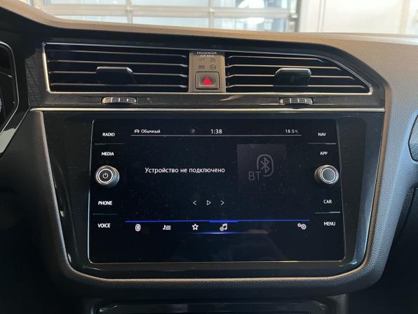 Volkswagen Tiguan II Рестайлинг с пробегом 2021 года, цена 3 080 000 рублей, 141957 км, внедорожник, Автокод Объявления