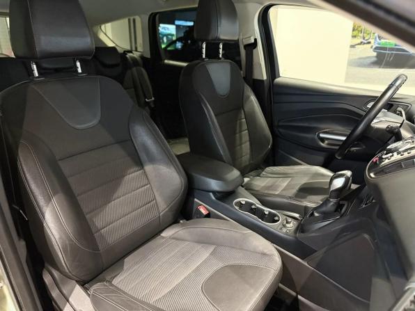 Ford Kuga II с пробегом 2012 года, цена 1 040 000 рублей, 232760 км, внедорожник, Автокод Объявления