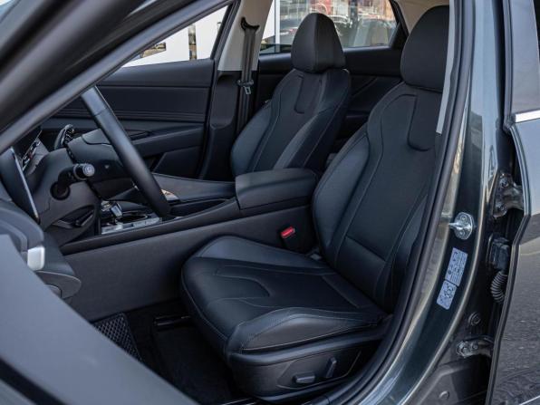 Hyundai Elantra VII (CN7) Рестайлинг с пробегом 2023 года, цена 2 070 000 рублей, 47047 км, седан, Автокод Объявления
