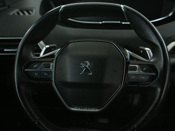 Peugeot 3008 II с пробегом 2018 года, цена 1 885 000 рублей, 115000 км, внедорожник, Автокод Объявления
