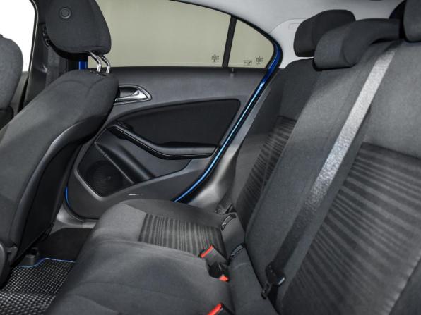 Mercedes-Benz A-Класс III (W176) Рестайлинг с пробегом 2015 года, цена 1 548 790 рублей, 101125 км, хэтчбек, Автокод Объявления