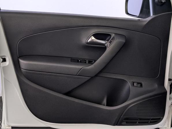 Volkswagen Polo V Рестайлинг с пробегом 2018 года, цена 1 180 000 рублей, 54281 км, седан, Автокод Объявления