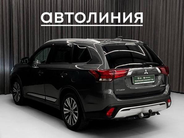 Mitsubishi Outlander III Рестайлинг 3 с пробегом 2020 года, цена 2 349 000 рублей, 92000 км, внедорожник, Автокод Объявления