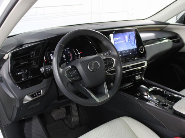Lexus RX V с пробегом 2023 года, цена 8 275 000 рублей, 49000 км, внедорожник, Автокод Объявления