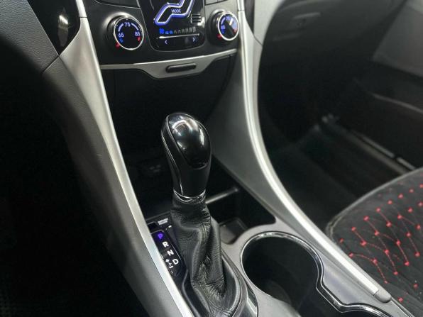 Hyundai Sonata VI (YF) с пробегом 2010 года, цена 1 209 900 рублей, 175600 км, седан, Автокод Объявления