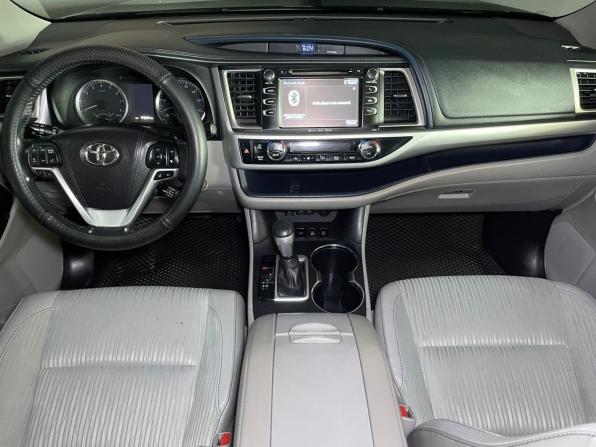 Toyota Highlander III (XU50) Рестайлинг с пробегом 2017 года, цена 3 300 000 рублей, 178331 км, внедорожник, Автокод Объявления