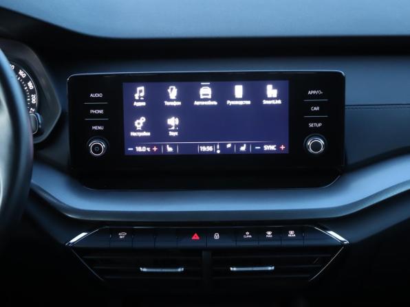 Skoda Octavia IV (A8) с пробегом 2021 года, цена 2 370 000 рублей, 49000 км, лифтбек, Автокод Объявления