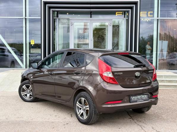 Hyundai Solaris I Рестайлинг с пробегом 2015 года, цена 865 000 рублей, 139638 км, хэтчбек, Автокод Объявления