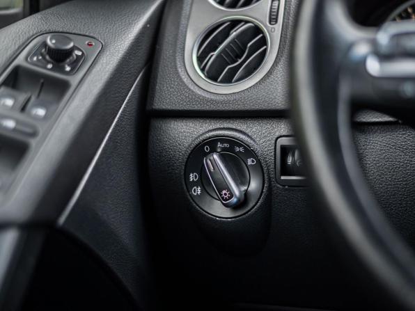 Volkswagen Tiguan I Рестайлинг с пробегом 2011 года, цена 915 000 рублей, 199801 км, внедорожник, Автокод Объявления