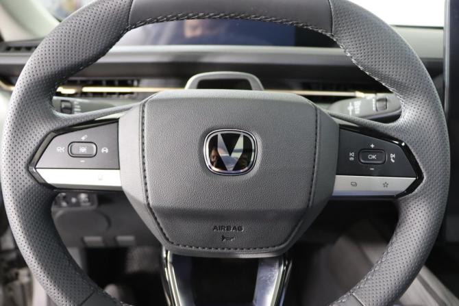 Changan Lamore с пробегом 2024 года, цена 2 179 990 рублей, 4598 км, седан, Автокод Объявления