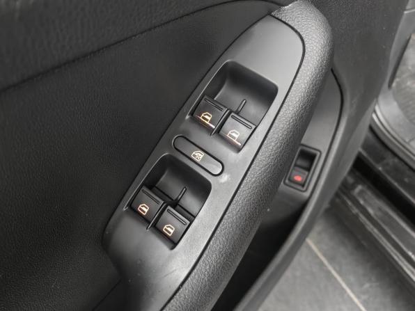 Volkswagen Jetta VI Рестайлинг с пробегом 2016 года, цена 998 000 рублей, 216148 км, седан, Автокод Объявления