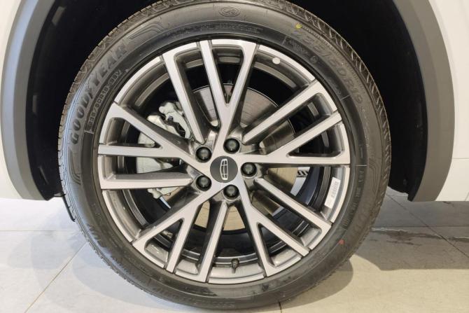 Новый Geely Monjaro I 2026 года, цена 4 349 990 рублей, внедорожник, Автокод Объявления